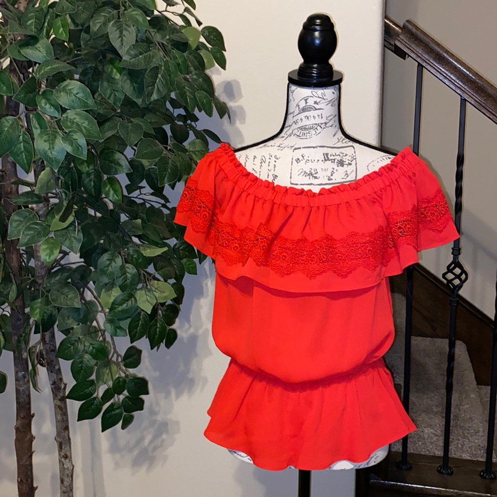 Women’s red NY and Co off the shoulder blouse